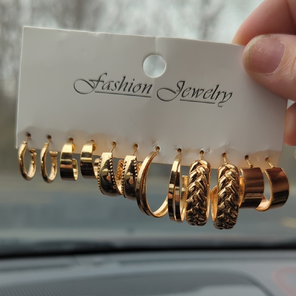 Fashion Jewelry Gold Tone 6-Pair Mixed Hoop & Huggie Earring Set